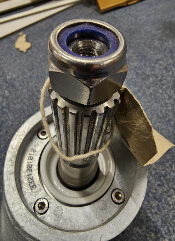 SD10 Saildrive Lower Assembly, Unused, 2.13 Ratio, With Gaskets - Image 2